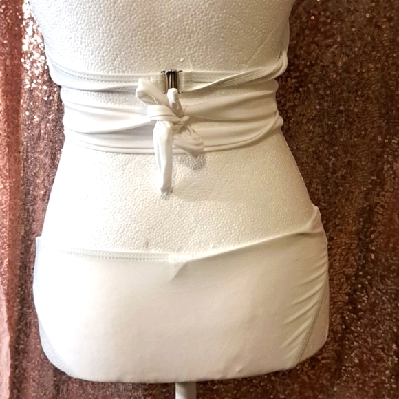 NWOT THE ONLY BIKINI YOULL EVER NEED! SZ SMALL MULTI-WAY BIKINI♥️♥️♥️♥️ - Picture 4 of 4